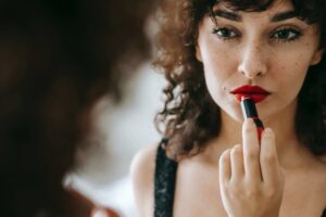 How to apply lip colour - How To Reduce
